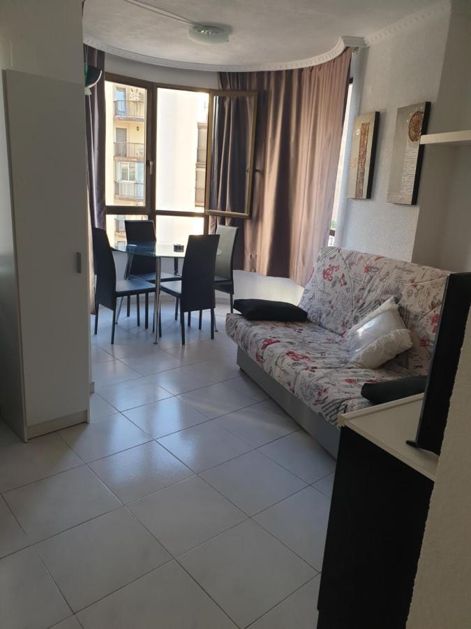 Апартаменты Apartamento Angela Бенидорм Экстерьер фото